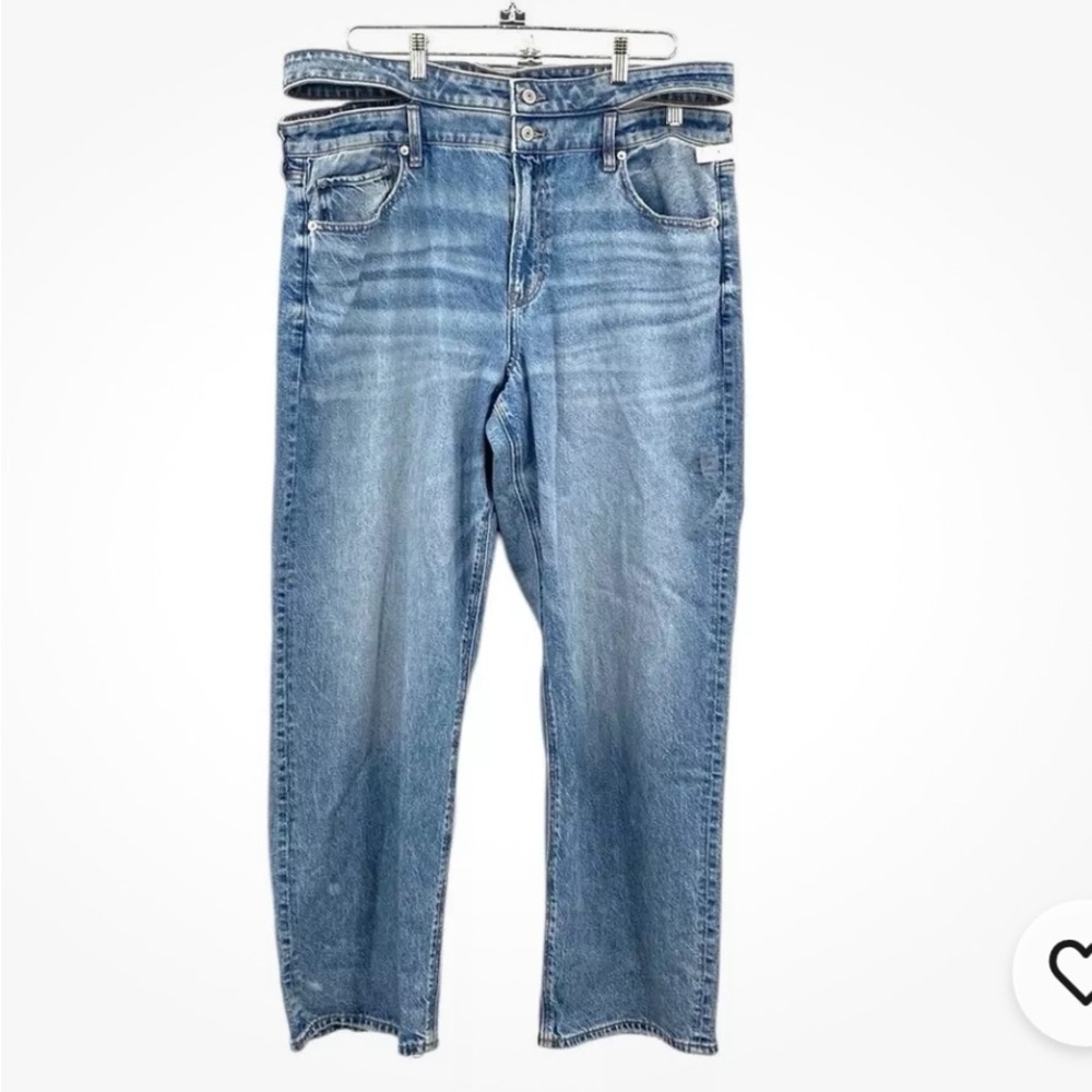 AE STRIGID SUPER HIGH-WAISTED
BAGGY STRAIGHT CUT-OUT JEAN